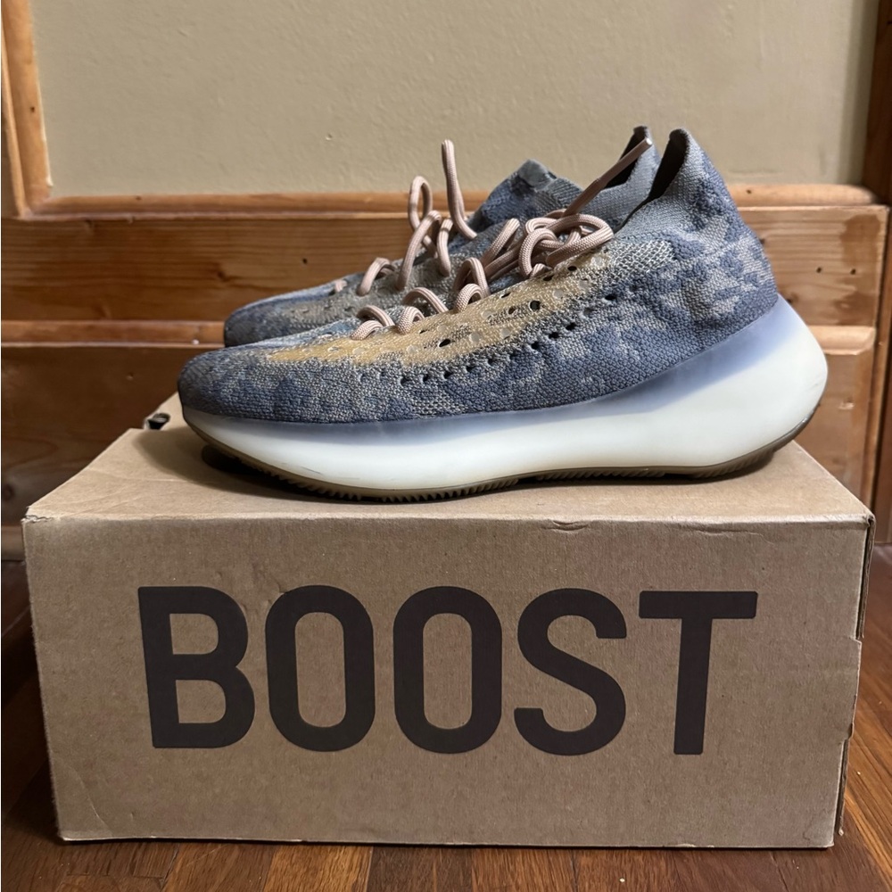 Adidas Yeezy Boost Sneakers Mens shoes size 7  great condition and authentic